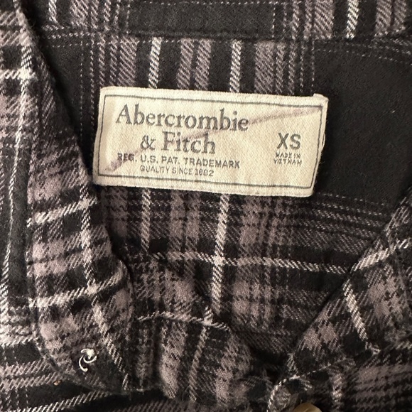 *ABERCROMBIE & FITCH* Black x Gray Plaid Long Sleeve Button Down Size XS - Picture 6 of 7